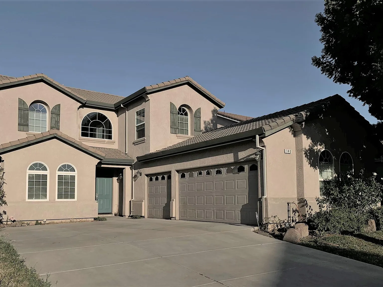 5 bed, 3.5 bath, 3150 sqft, $3,595 — Photo 1