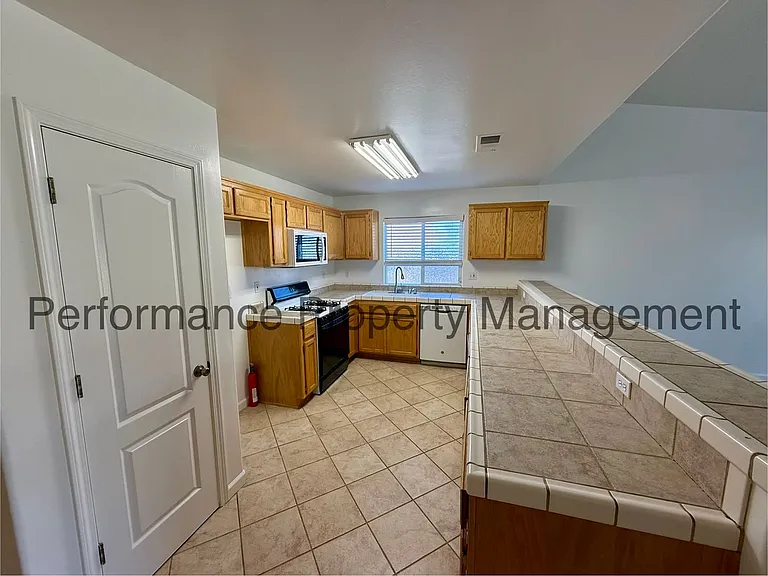 4310 Almond Grove Ln — Photo 5