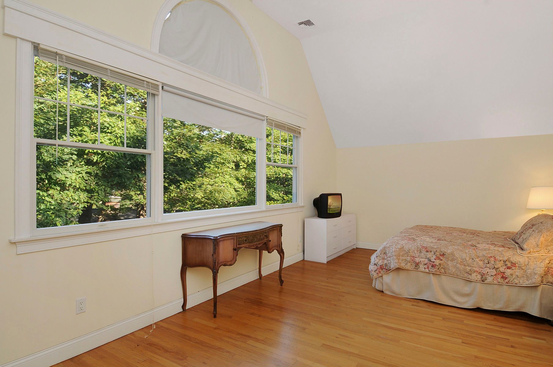 876 Millstone Rd, Water Mill, NY 11976 Out East