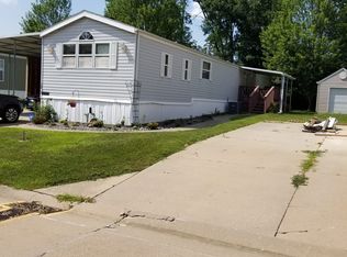 700 W Alta Vista Ave TRLR 128, Ottumwa, IA 52501