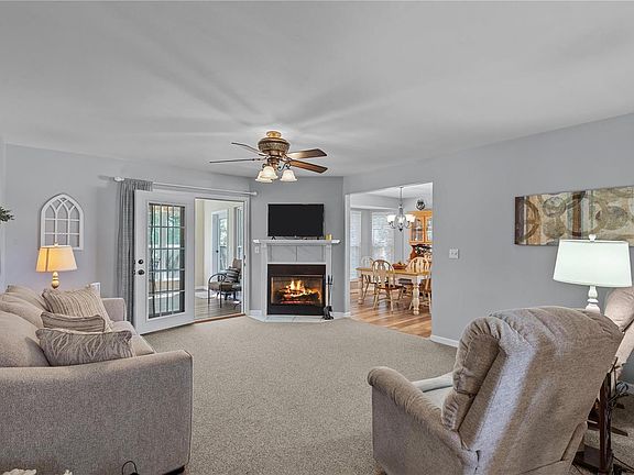 5th image of 297 Glenhaven Dr