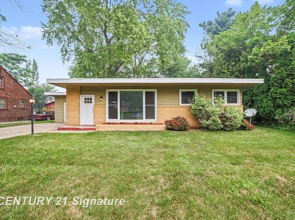 4640 Wall St, Saginaw, MI 48638