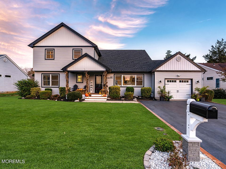 1st image of 107 Fernwood Lane