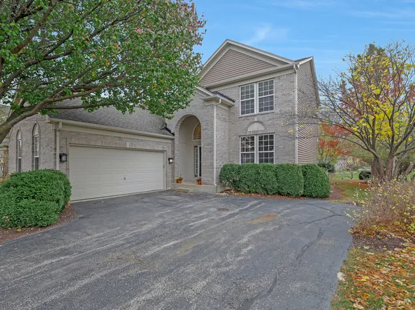 3 Quayside Ct, Algonquin, IL 60102
