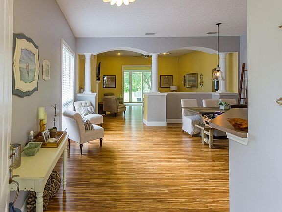 5th image of 616 Bonaire Cir