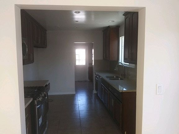 3rd image of 6818 Bellaire Ave