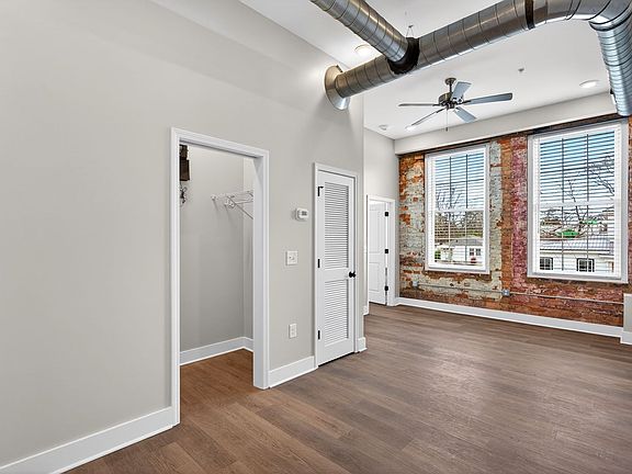 5th image of 5365 N Main St #202