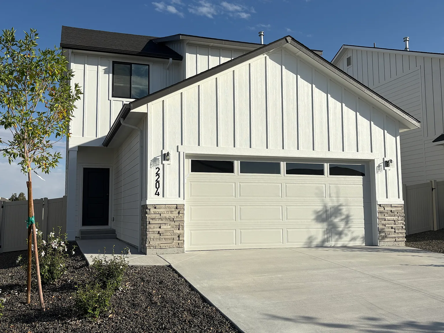 3 bed, 2.5 bath, 1650 sqft, $2,495 — Photo 1