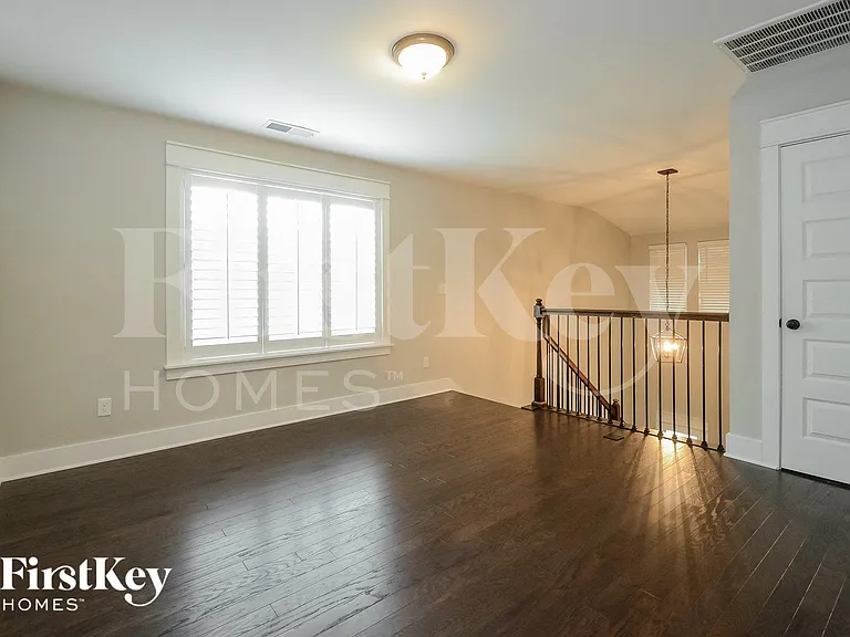 1441 Valley Trce — Photo 8