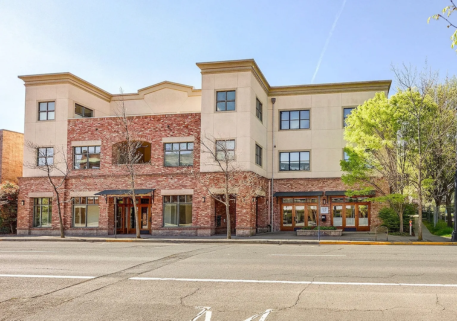 One bedroom condo in the heart of Downtown Ashland | Available October — Photo 1