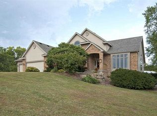 7034 Schumacher Rd, Waunakee, WI 53597