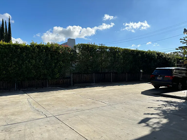 1830 E Villa St #4 — Photo 22