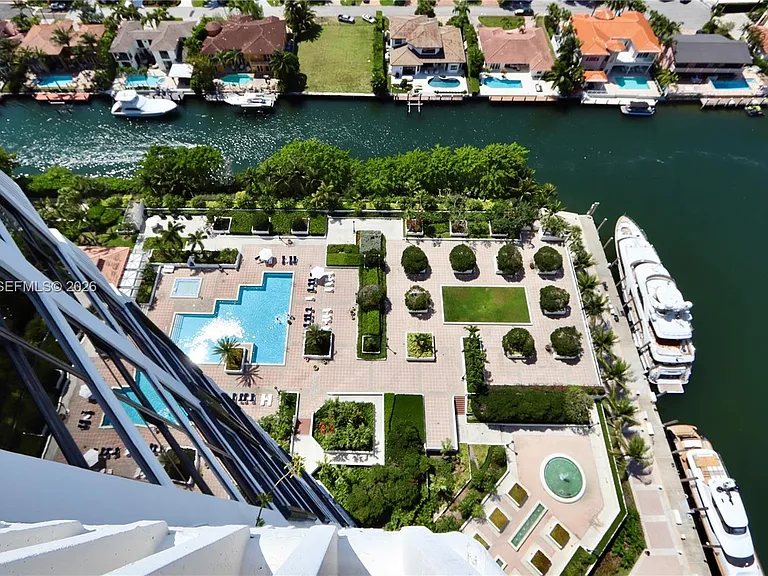 1000 Island Blvd #Penthouse 2 — Photo 26