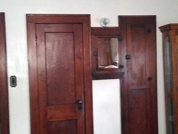 2nd image of 912 1st Ave N