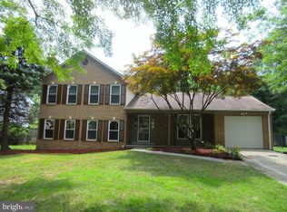 12221 Guinevere Rd, Glenn Dale, MD 20769