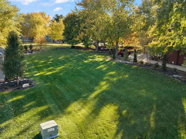 4148 Oakmont Ct, Crown Point, IN 46307