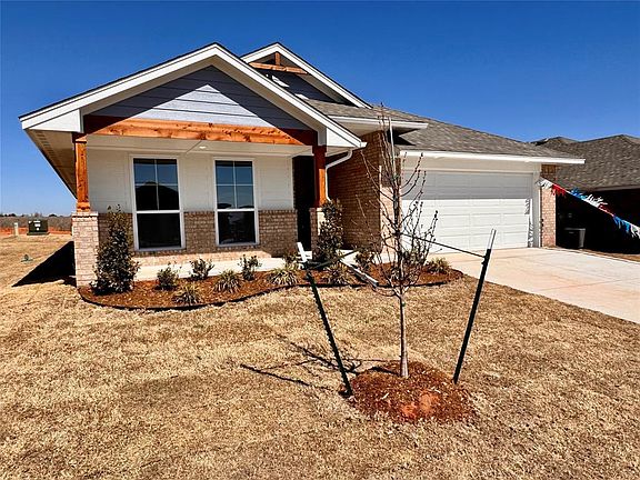 3rd image of 4023 Lynford Ln