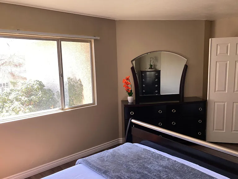 2208 Brighton Shore St — Photo 15