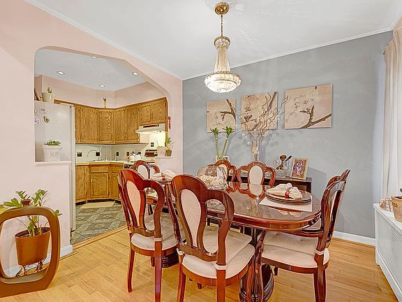 5th image of 4705 Avenue