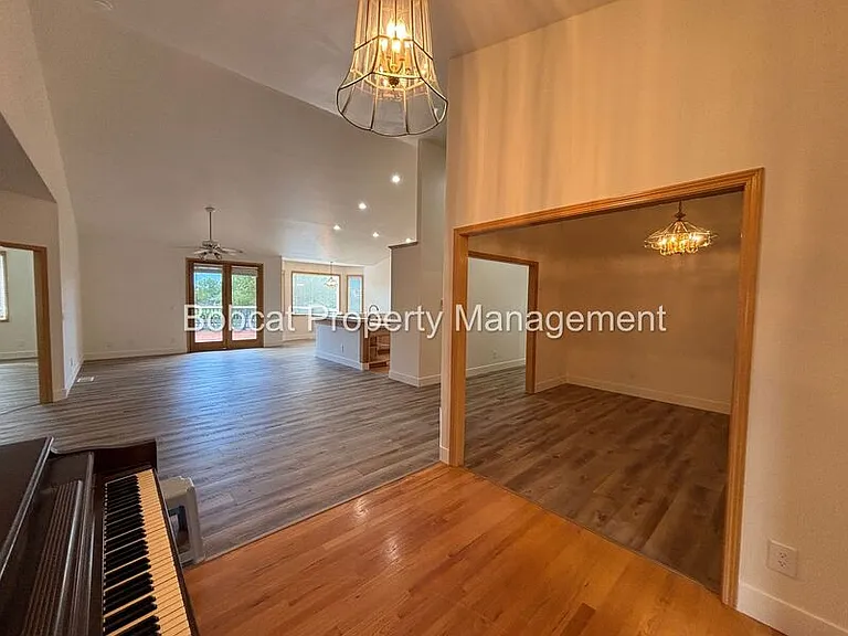 1300 Bridle Way — Photo 3