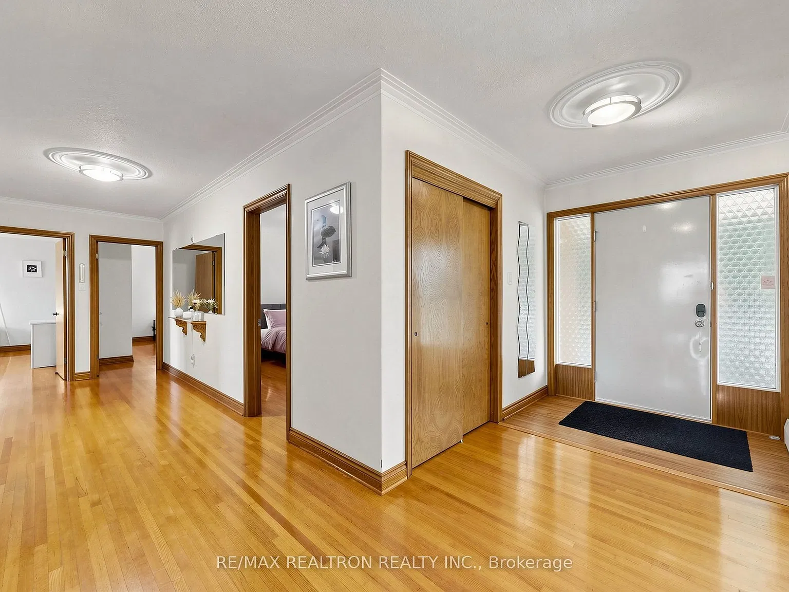 5 bed, $5,000 — Photo 3