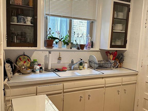 3rd image of 4447-49.5 N Wolcott Ave #49-2B
