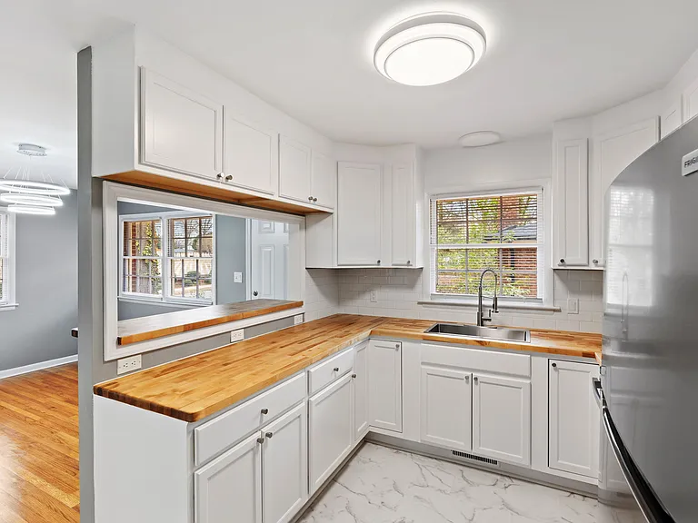 513 Bart St — Photo 11