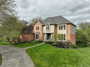 3066 Woodcreek Way, Bloomfield Hills, MI 48304
