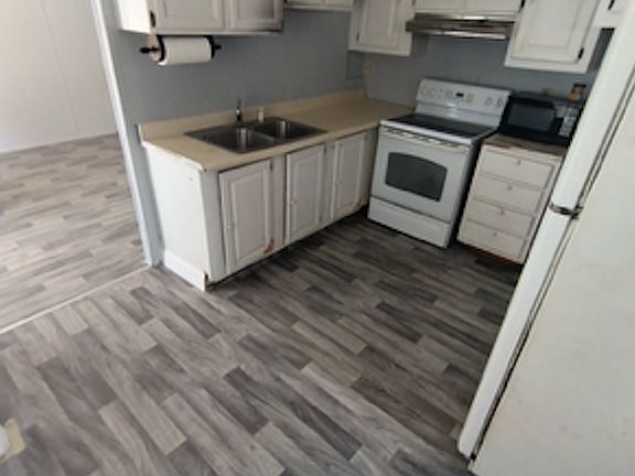 2nd image of 3217 Waldrup Ln