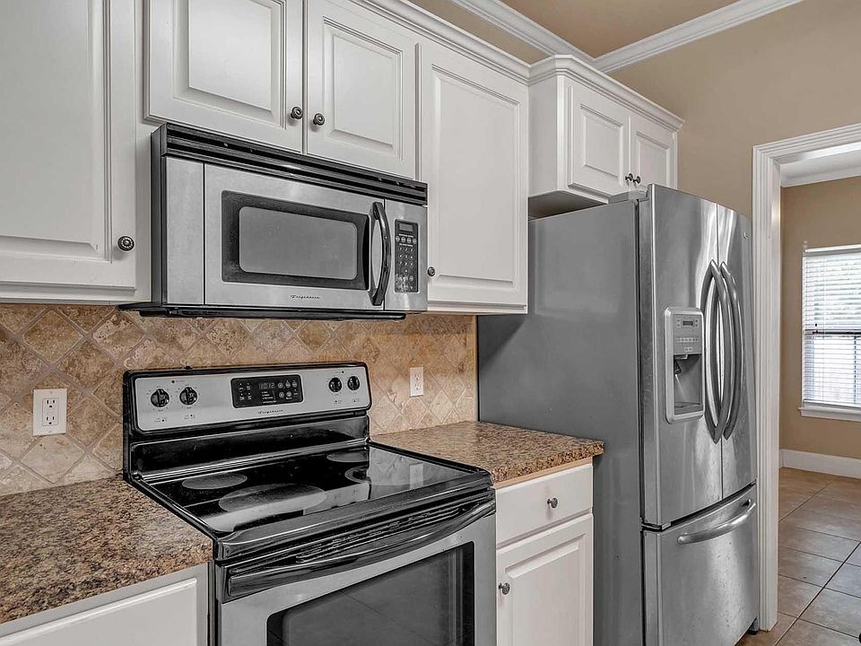 1st image of 813 Keble Ln #813
