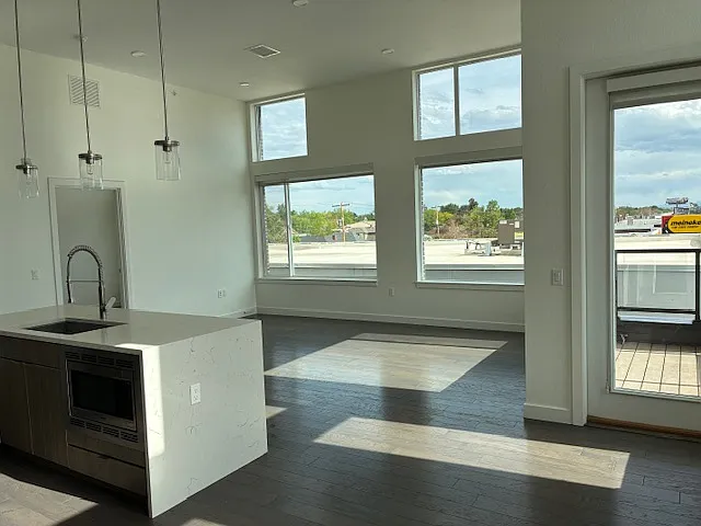 2 bed, 1268 sqft, $2,995 — Photo 2