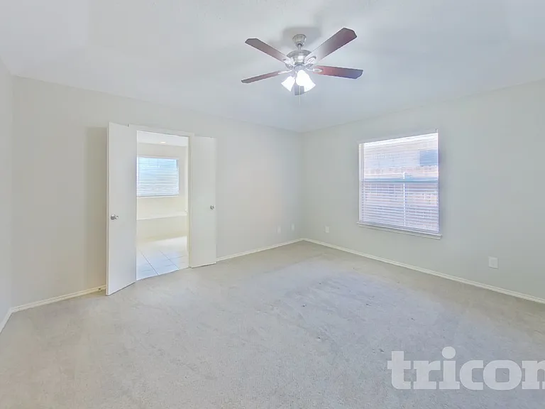 521 Olive St — Photo 7
