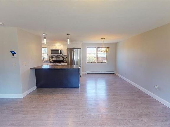 4th image of 35 Gabrielle Dr