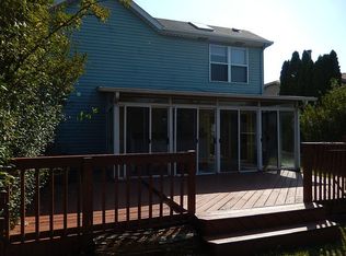 369 Cedar Ct, Carol Stream, IL 60188