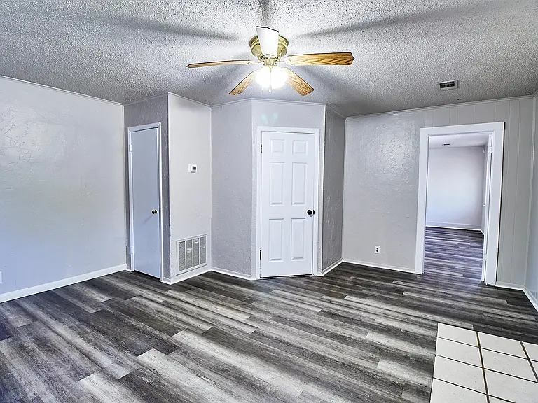 1504 Sherman Dr #301 — Photo 22