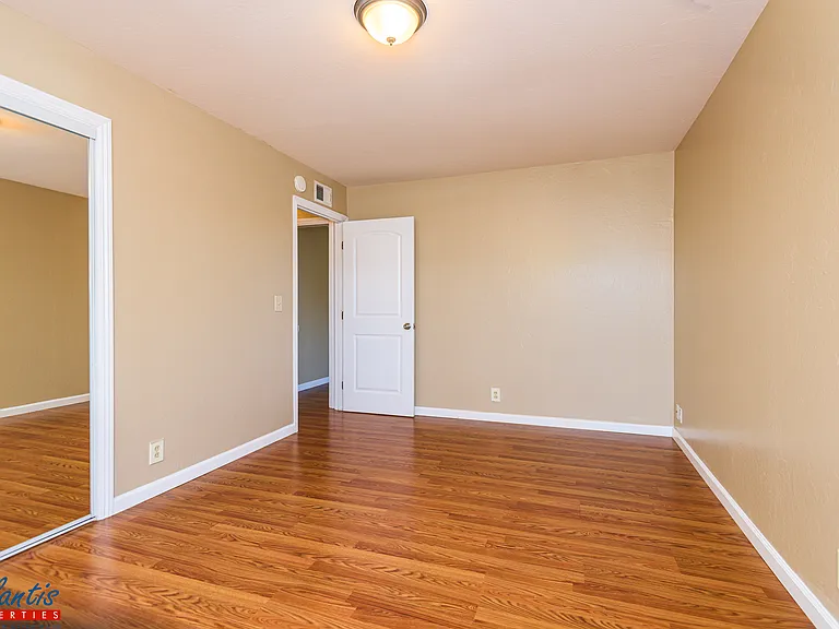 74 Roxbury St #3 — Photo 7