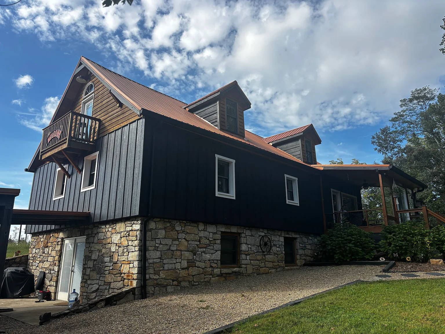4 bed, 2723 sqft, $3,000 — Photo 2