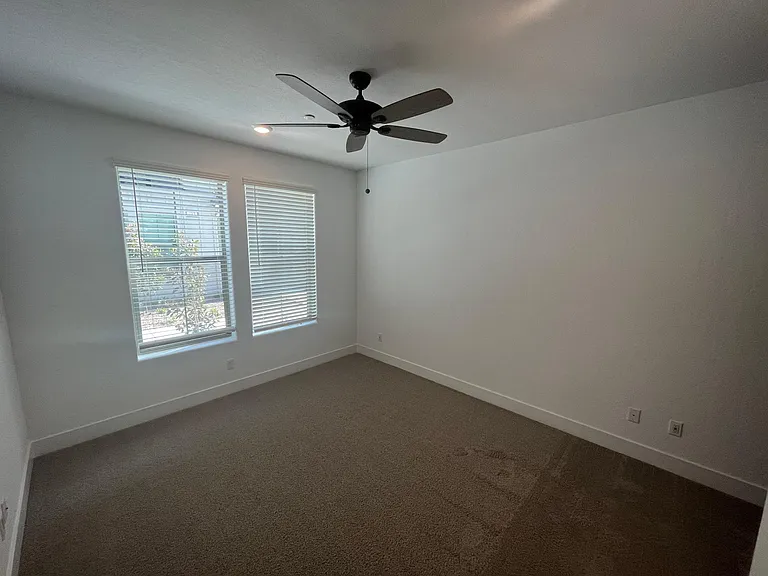 424 W Balsam Ln — Photo 5