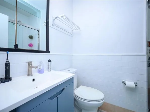 7215 3rd Avenue image 5 of 34