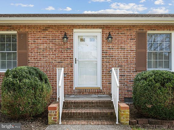 4th image of 104 Wakeland Dr