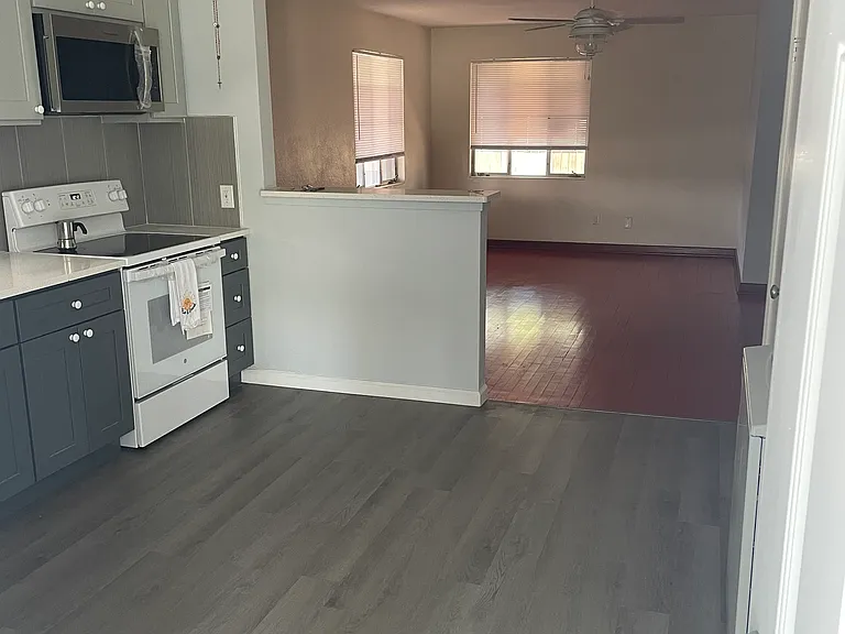 810 8th Ave SW #810 — Photo 9