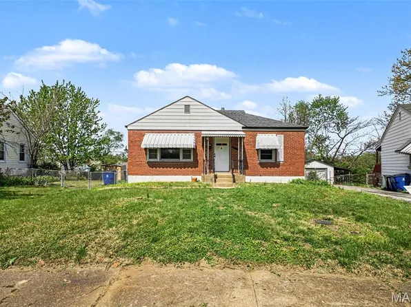 10205 Saint Daniel Ln, Saint Ann, MO 63074