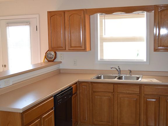 3rd image of 534 Hills Gate Cir