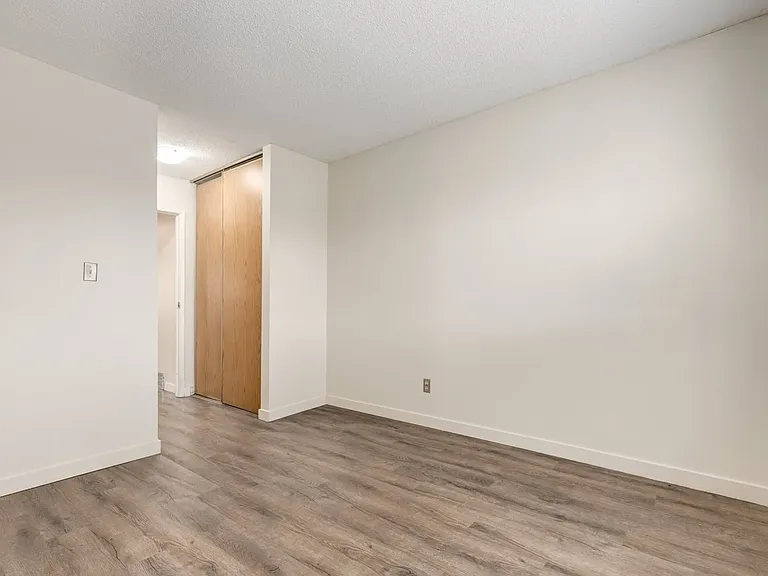 550 Rundlehorn Cir NE — Photo 19