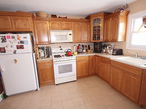 4th image of 553 Katan Ave
