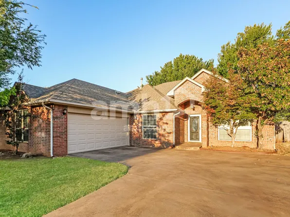 141 Kimberly Dr, Edmond, OK 73003