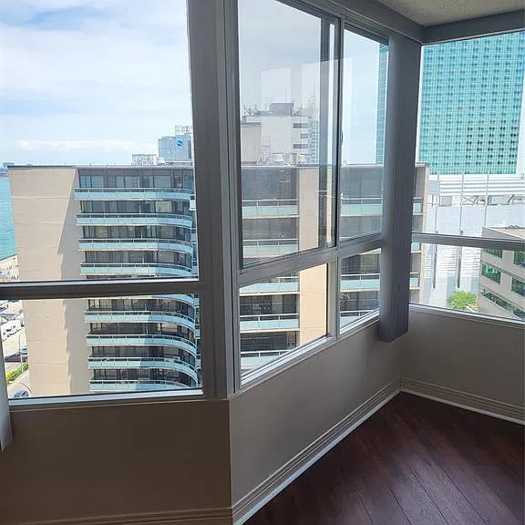 75 Riverside Dr E #1707 — Photo 16