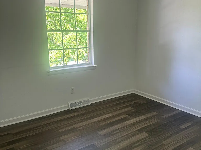 211 Sharon Dr — Photo 20