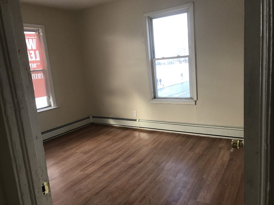 2nd image of 8 Center St APT 3