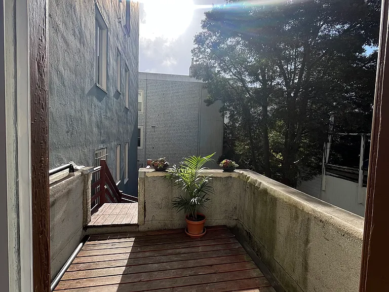 516 Stanyan St #3 — Photo 3